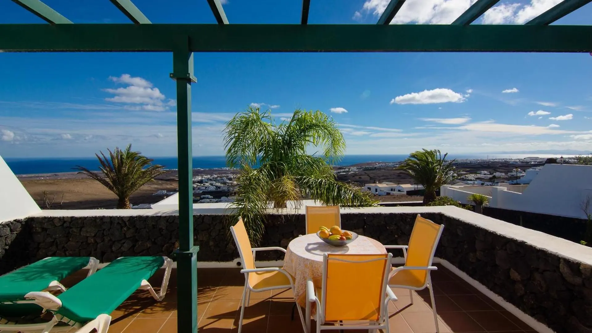 Apartment Mit Meerblick In Ruhiger Lage Tias